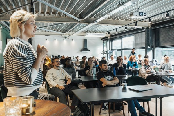 Développez votre avenir professionnel : guide pour créer un cv en ligne rapidement