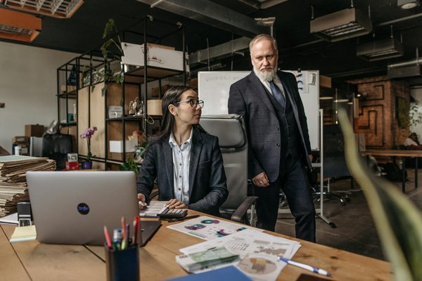 Quelle approche pour l'implémentation de systèmes de paiement mobile pour les transactions B2B ?